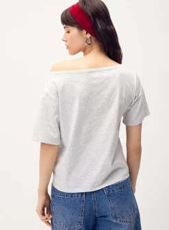 Off-the-shoulder T-shirt