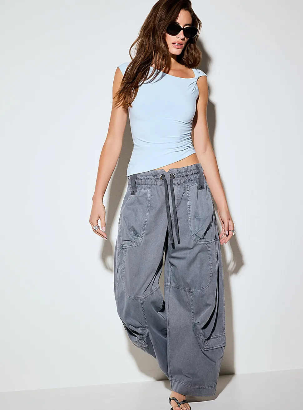 Open-back cap-sleeves asymmetrical T-shirt