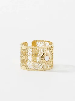 Openwork floral ring