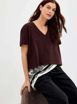 100% organic cotton boxy V-neck T-shirt