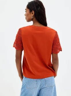 Organic cotton crocheted sleeve T-shirt