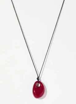 Oval pendant wrap cord choker