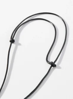 Oval pendant wrap cord choker