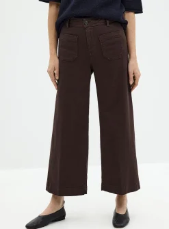 Patch pockets stretch denim pant