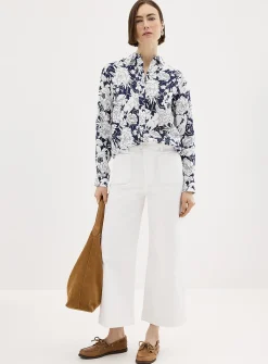Patch-pocket cropped white jean