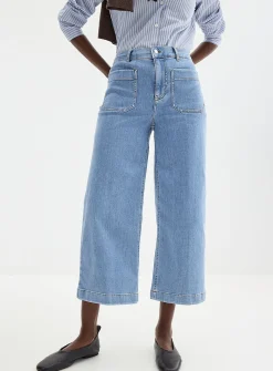 Patch-pocket stretch jean