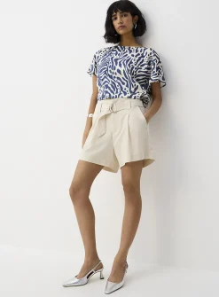 Pleated belted short