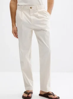 Pleated chinos