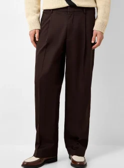 Pleated chinos
