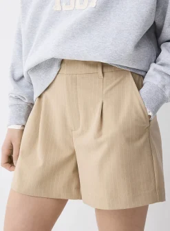 Pleated dress short