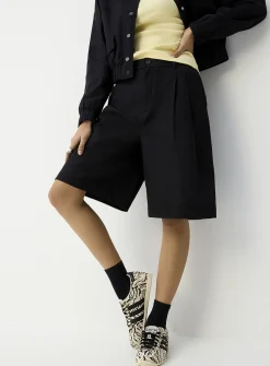 Pleated linen-blend Bermuda short