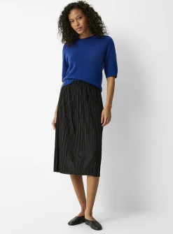 Pleated satiny skirt