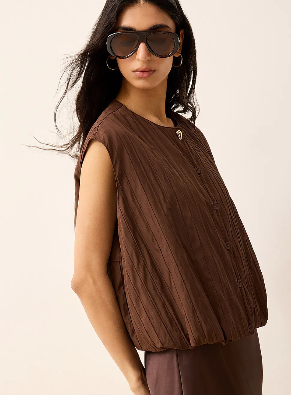 Pleated texture sleeveless bubble vest