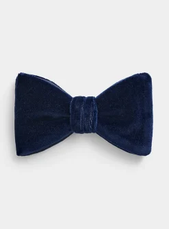 Pontoglio velvet bow tie