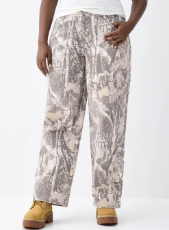Printed low-rise baggy jean