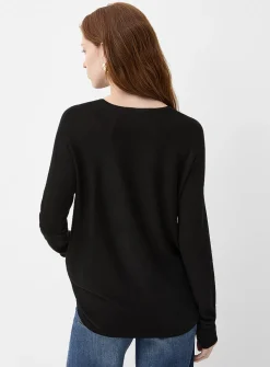 Rounded hem lightweight sweater