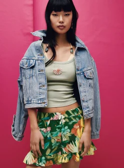 Ruffled elastic-waist mini short