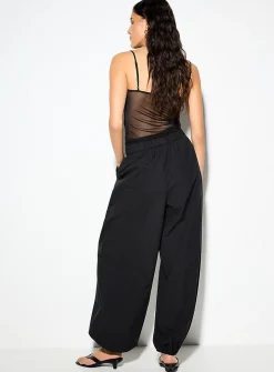 Sara poplin elastic ankle barrel-leg pant