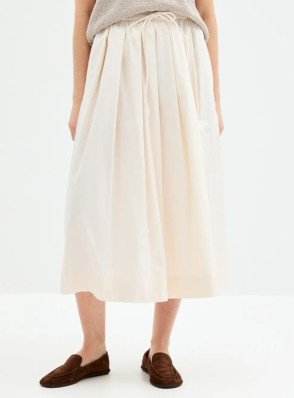 Satiny drawcord-waist skirt