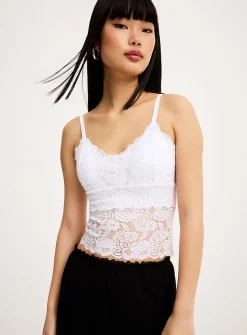 Scallpoed lace trim cropped cami