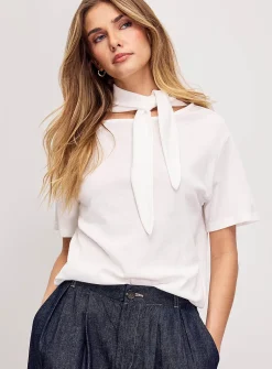 Scarf collar T-shirt