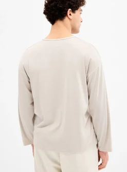 Scoop neck tee