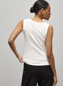 Scoop-neck slim-fit tank