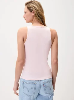 Scoop-neck slim-fit tank
