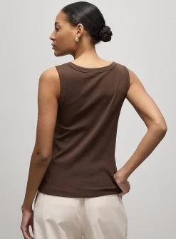 Scoop-neck slim-fit tank