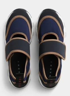 Scuba-like sneakers