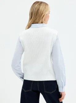 Sewn-in shirt shaker-rib sweater vest