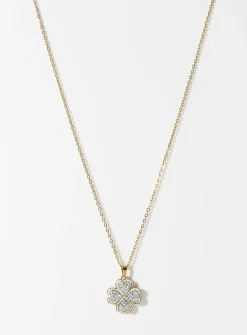 Shimmery clover necklace