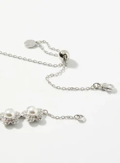 Shimmery flower choker