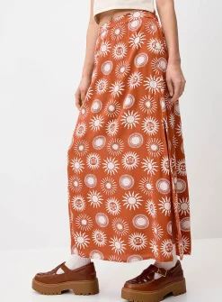 Side-slit textured crepe maxi skirt