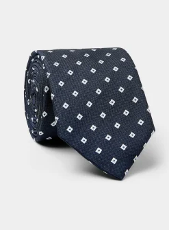 Silk pattern tie