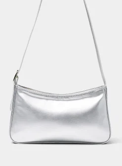 Smooth minimalist baguette bag