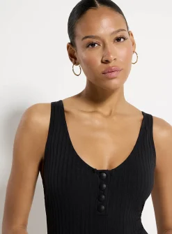 Snap-button ribbed one-piece