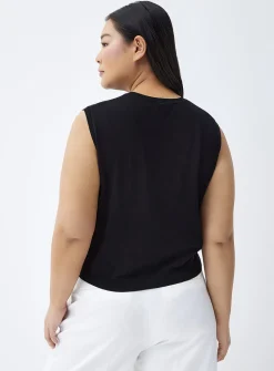Solid fine knit sweater vest