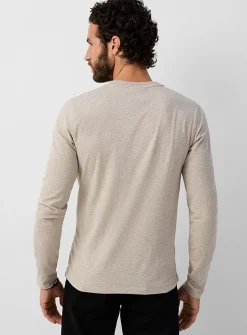 Solid long-sleeve T-shirt