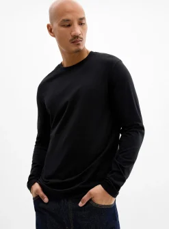 Solid long-sleeve T-shirt