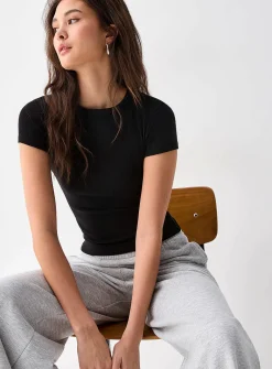 Solid ribbed fitted T-shirt