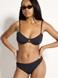 Straight-neckline charm balconette