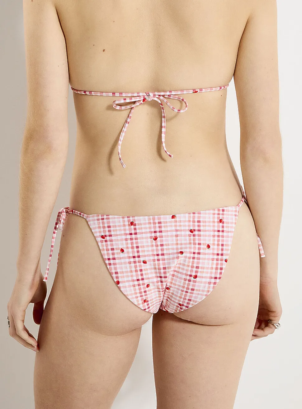 String high-cut cheeky bottom