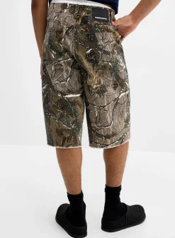 Studded camouflage Bermudas