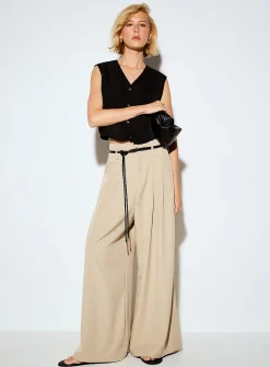 Teardrop buttons deep pleating bubble cami