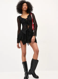 Tiered lace miniskirt