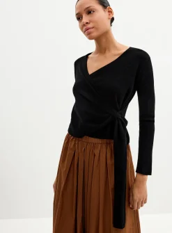 Tie-up crossover sweater