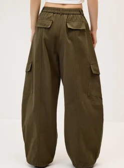 Twill barrel-leg cargo pant