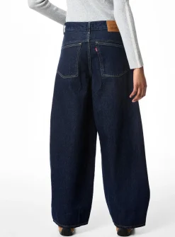 Ultra-wide-leg barrel-leg jean