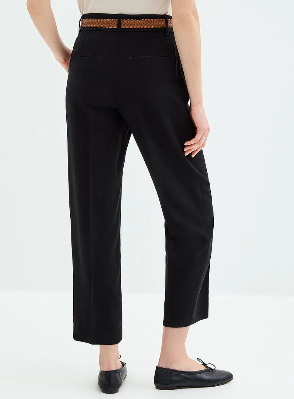 Universal belted fluid pant